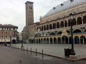 PIAZZA DELLA FRUTTA