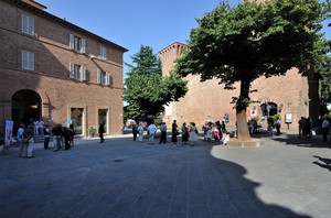 attesa in Piazza Matteotti