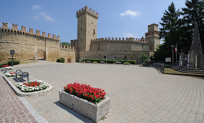 ''Una piazza..in cartolina'' - Vernasca