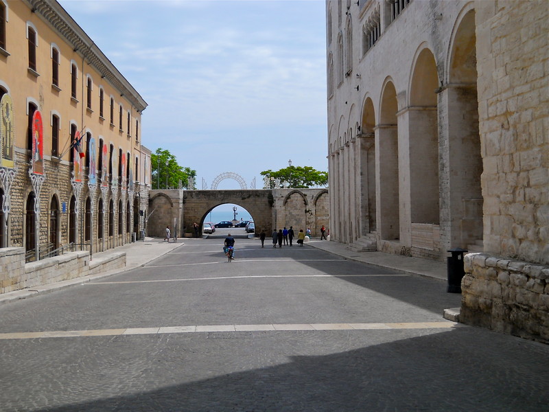 ''Sotto il Ponte della Muraglia,Verso il Mare!'' - Bari