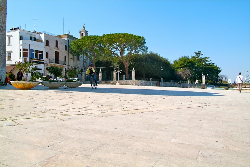 ''Dalla Piazza alla Villa Comunale'' - Conversano