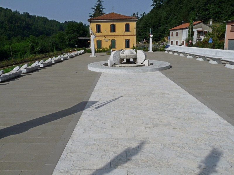 ''La piazza dei Parchi'' - Fivizzano