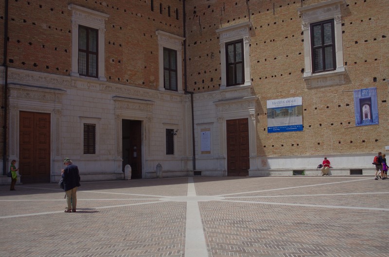 ''attonito davanti a rara bellezza!'' - Urbino