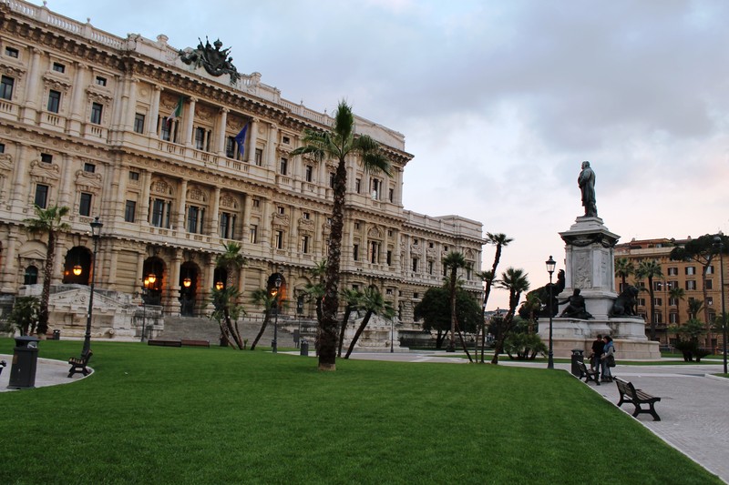 ''Piazza Cavour nuova nuova !!!'' - Roma