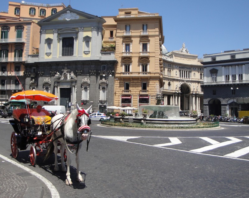 ''Cartolina da Piazza Trieste e Trento'' - Napoli