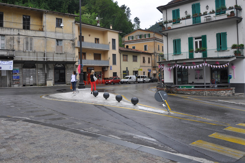 ''Isolotto di salvataggio'' - Seravezza