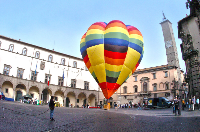 ''Mongolfiera a P.zza del Comune'' - Viterbo