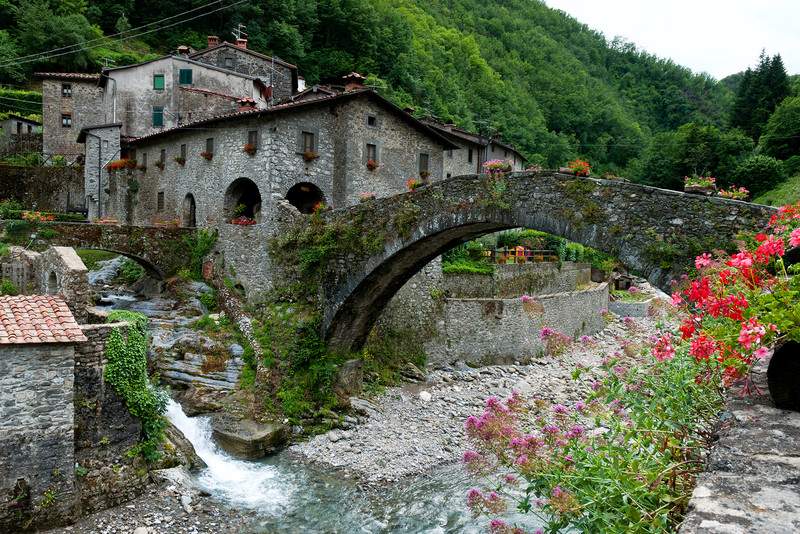 ''A ritroso nel tempo'' - Fabbriche di Vallico