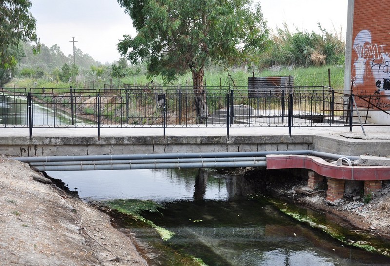 ''Ponte e condutture a cavallo sul canale delle acque alte'' - Manfredonia