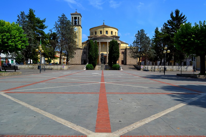 ''” Io e San Tommaso ” – Piazza San Tommaso – Aquino (Fr).'' - Aquino