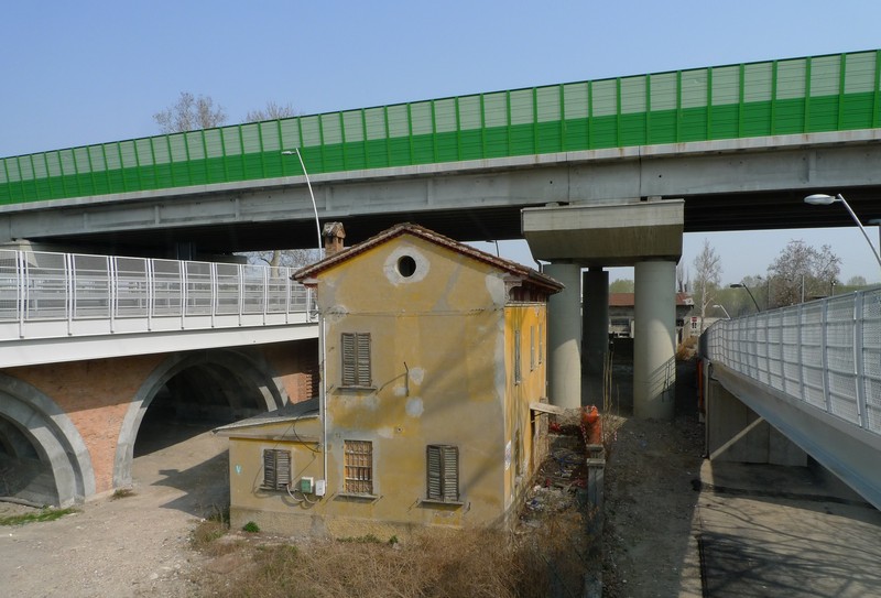 ''La casa tra i ponti'' - Piacenza