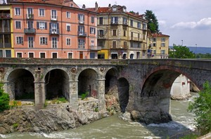 il ponte romano sulla dora…..