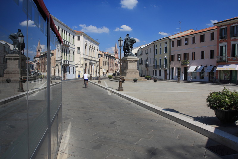 ''Piazza Garibaldi si riflette'' - Rovigo