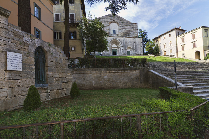 ''Scalini in piazza'' - Todi