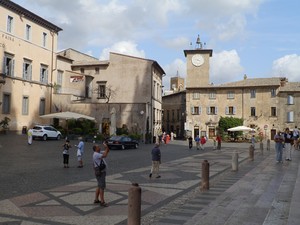 Piazza del Duomo:guardando l’orologio