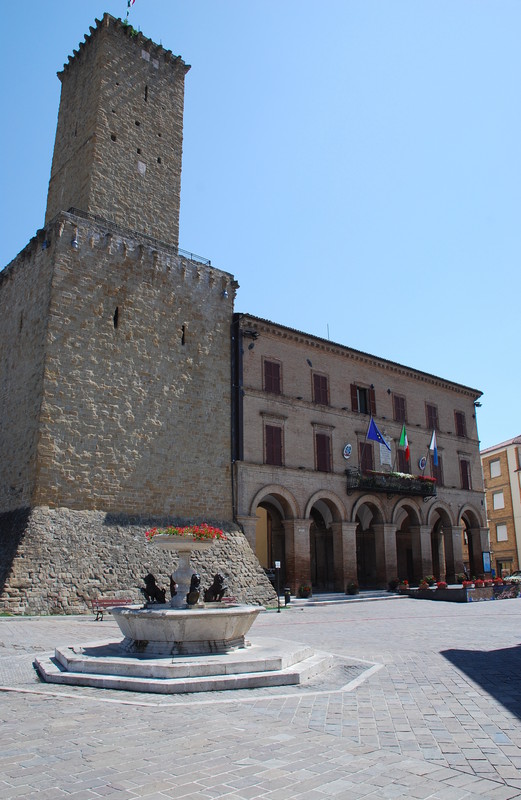 ''Piazza della Repubblica'' - Castelraimondo