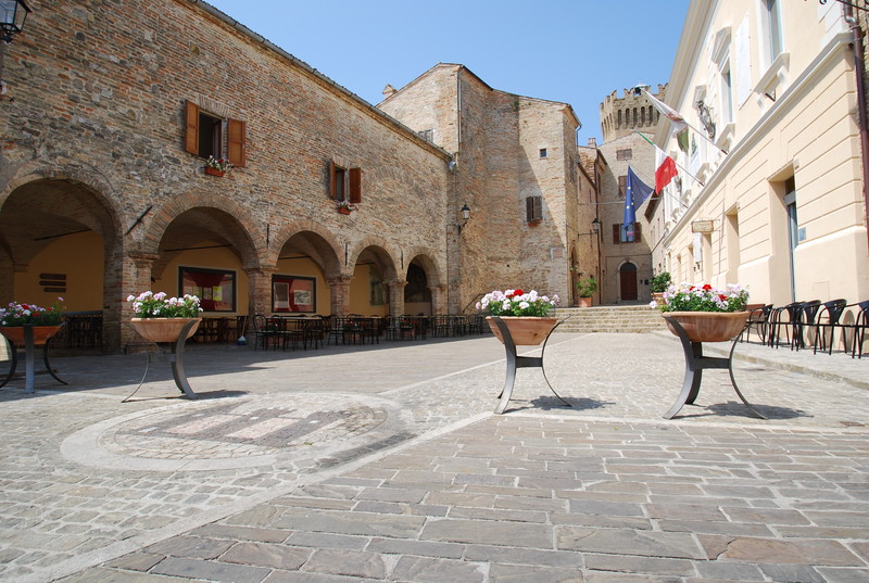 ''la bellissima piazza di Moresco'' - Moresco