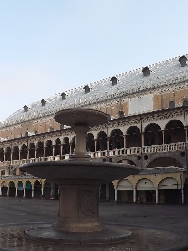 ''Piazza delle Erbe'' - Padova