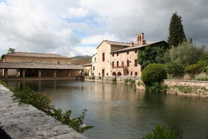 Bagno Vignoni – Piazza delle Sorgenti 2