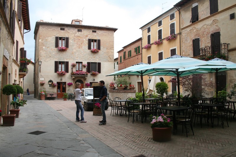 ''Piazza di Spagna'' - Pienza