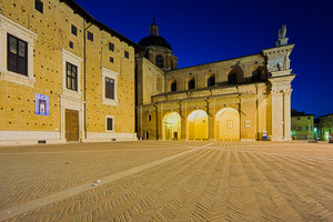 L’Ora Blu su” Piazzale Duca Federico”