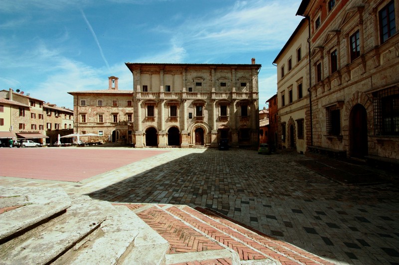 ''ombre vere in Piazza Grande'' - Montepulciano