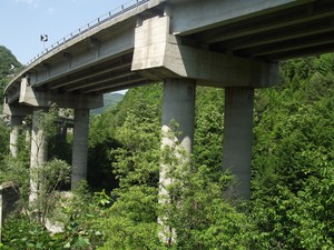 L’E-45 vista dal basso