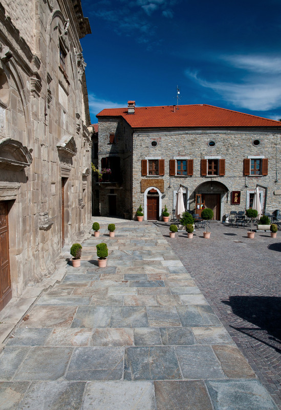 ''la piazza di rocca'' - Roccaverano