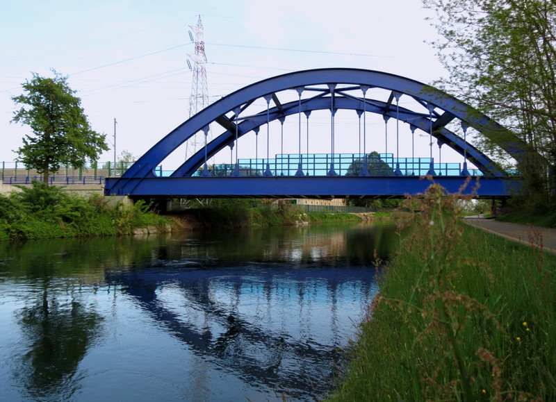''Il blu sul Naviglio'' - Bernate Ticino