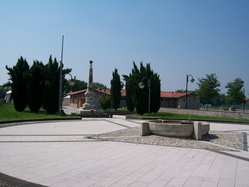 ''Piazza della Chiesa di S. Giacomo –  fraz.  Sedrano'' - San Quirino