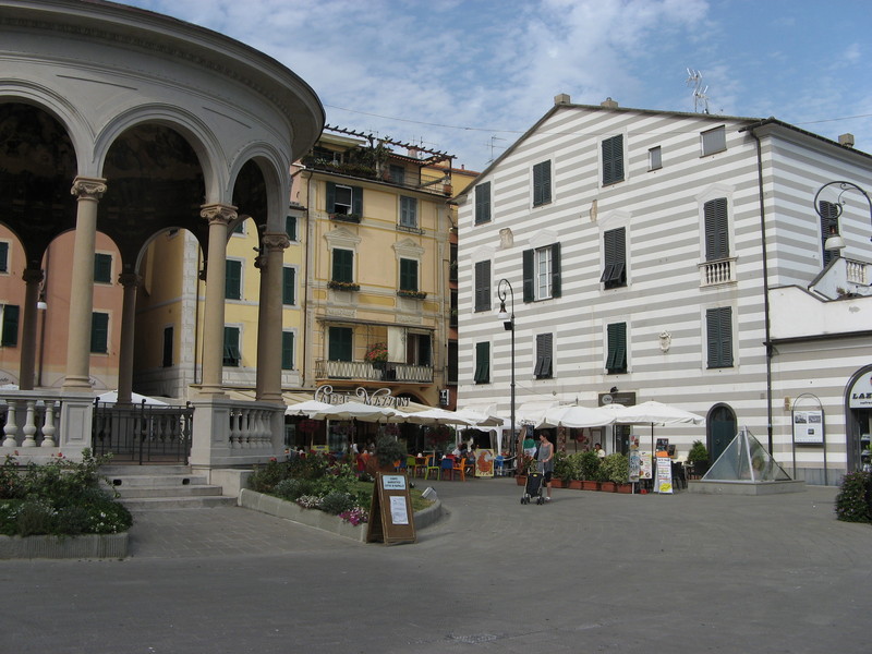 ''PIAZZA  MARTIRI  DELLA  LIBERTA’'' - Rapallo