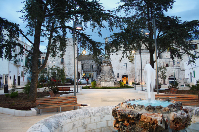 ''La Piazza intitolata all’Eroe dei due Mondi'' - Cisternino