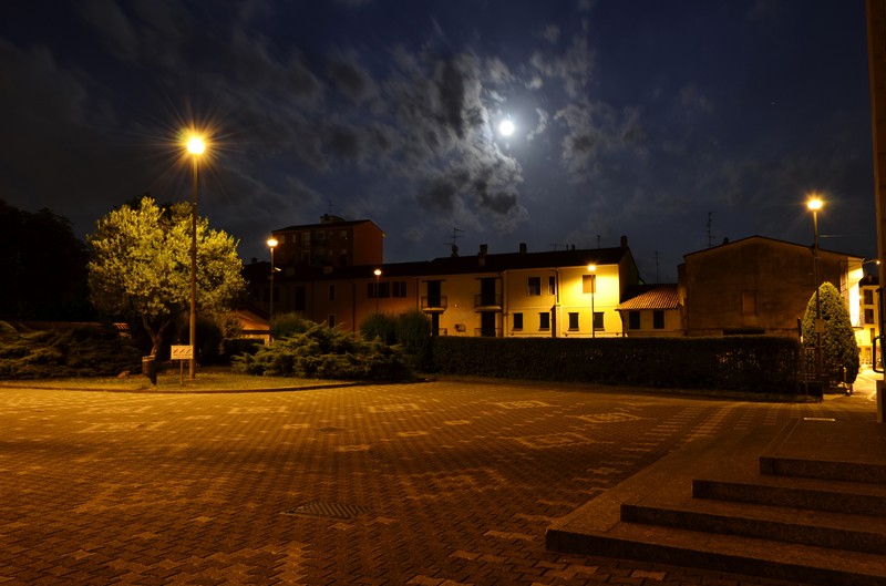 ''e la luna busso’ ..alle porte del buio'' - Ornago