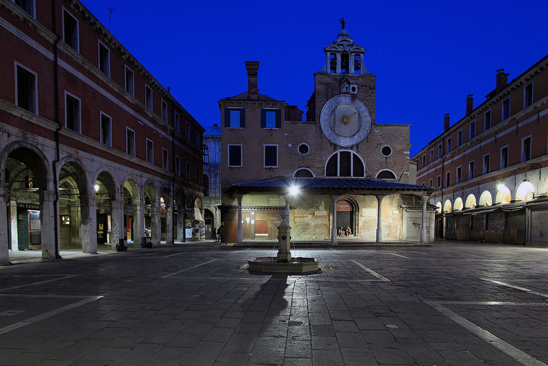 ''Chiacchierate ma non vi muovete …..'' - Venezia