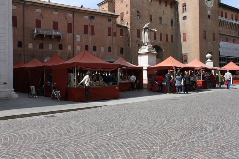 ''Ai piedi di Gerolamo'' - Ferrara