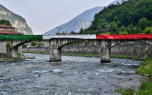 Il Ponte e il Tricolore