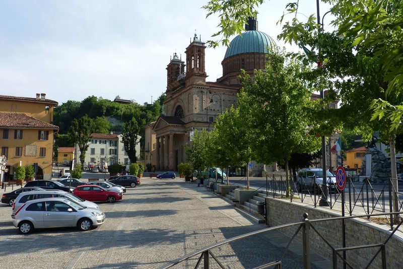 ''il paese di Einaudi e del vino dolcetto'' - Dogliani
