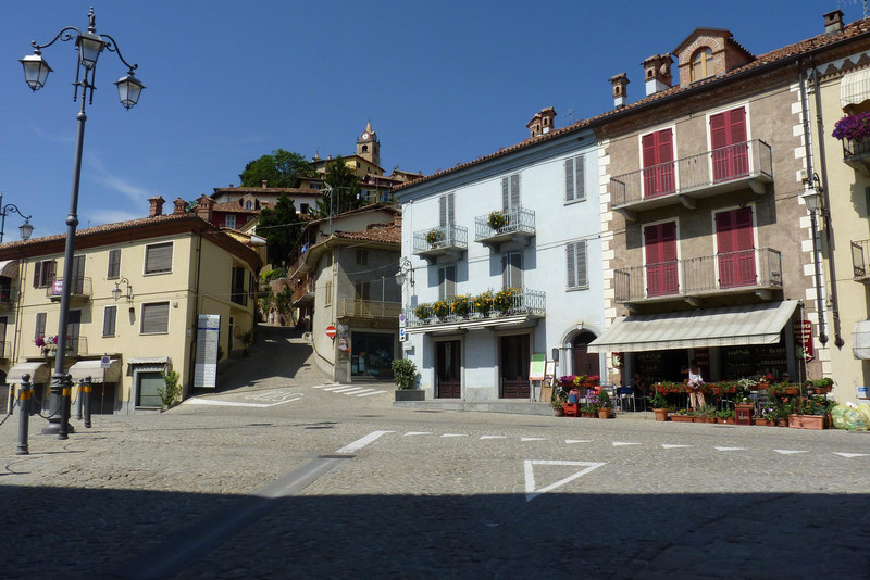 ''una calda estate in piazza'' - Monforte d'Alba