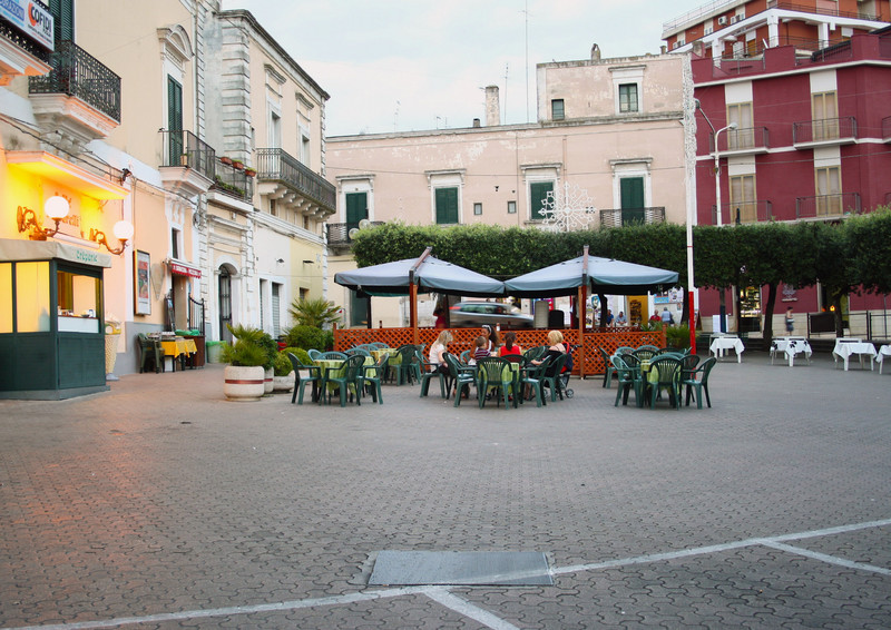 ''Pomeriggio in Piazza'' - Laterza