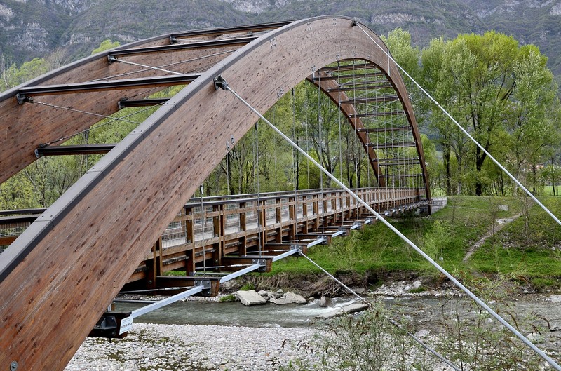 ''Passerella sul fiume Oglio'' - Piancogno