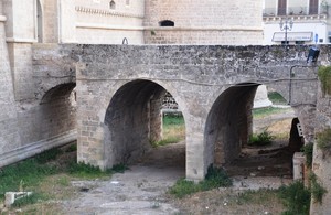 Ponte d’accesso al Castello De’ Monti