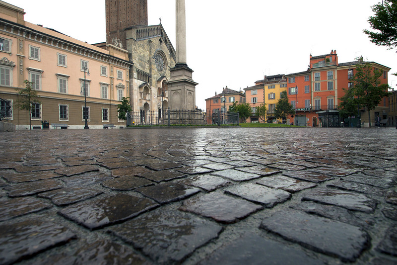 ''Piazza con pioggia'' - Piacenza
