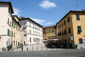 Piazza San Frediano – Un Vescovo ha lasciato il segno