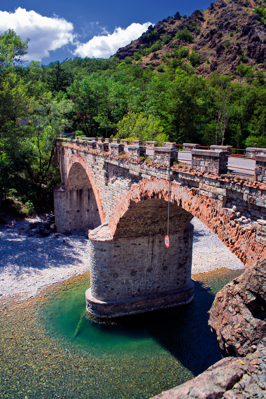 ''“Limite” sotto il ponte'' - Bobbio