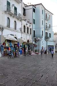 La storica e panoramica Piazza Garibaldi