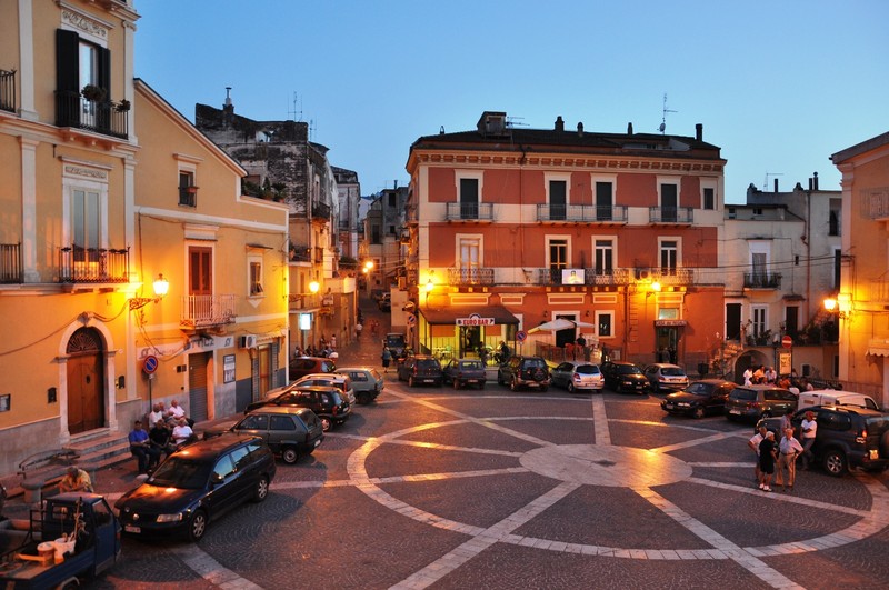 ''Piazza del Popolo sul far della sera'' - Carpino