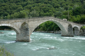 Ponte di Arnad