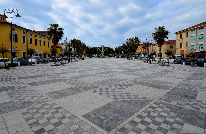 ''Piazza G. Menconi'' - Carrara