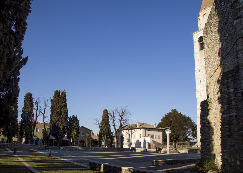 ''Arrivo in piazza Capitolo'' - Aquileia