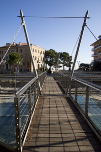 ponte sopra i resti romani